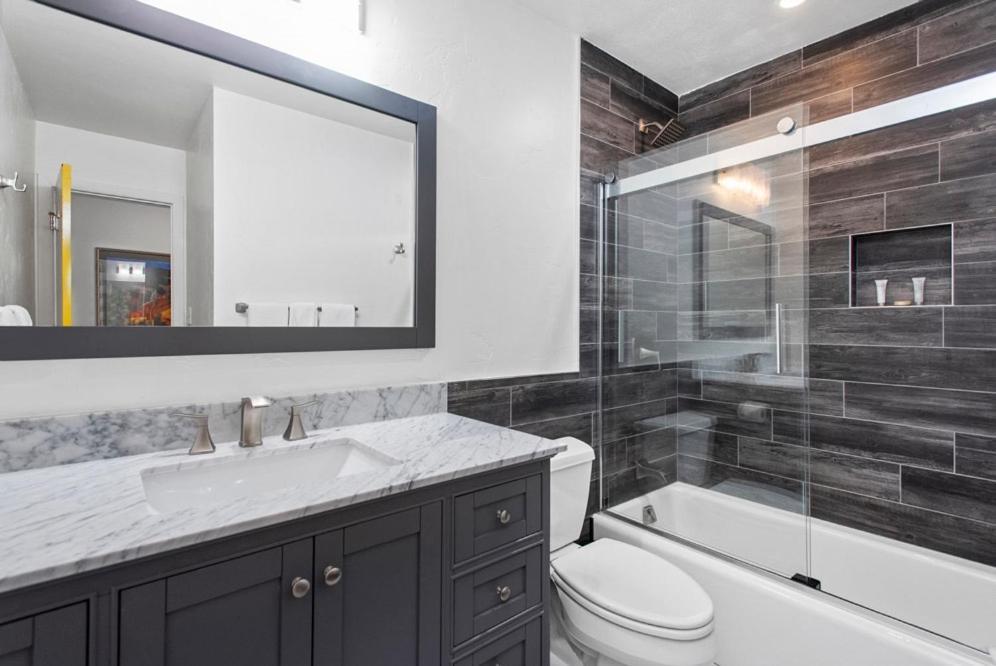 Alpenblick 1, Three Level Townhouse With Fireplace, Private Balcony, And Great Location * Aspen