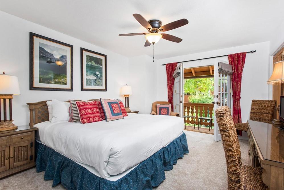 Alpenblick 1, Three Level Townhouse With Fireplace, Private Balcony, And Great Location Holiday home Aspen
